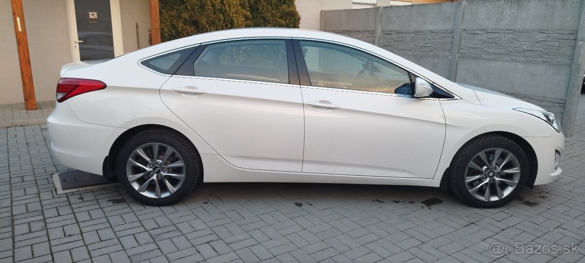 Hyundai i40, 1.7CRDi, sedan, model 2015 - 10