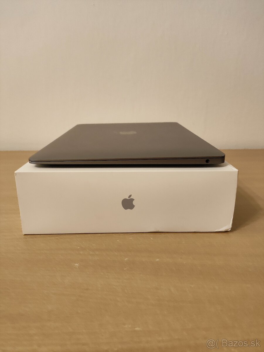 MacBook Air 2020 | i7 • 8GB • 256GB - 10