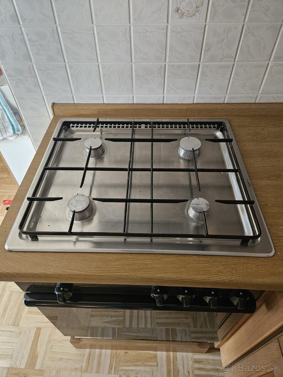 Masívna kuchynská linka z Nemecka so spotrebičmi - 10