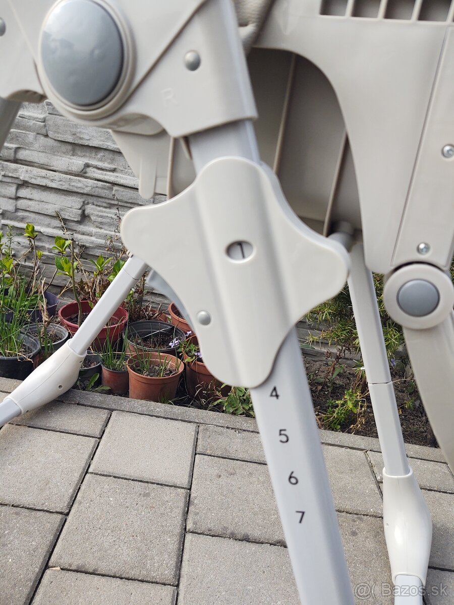 Detská stolička na kŕmenie - 10