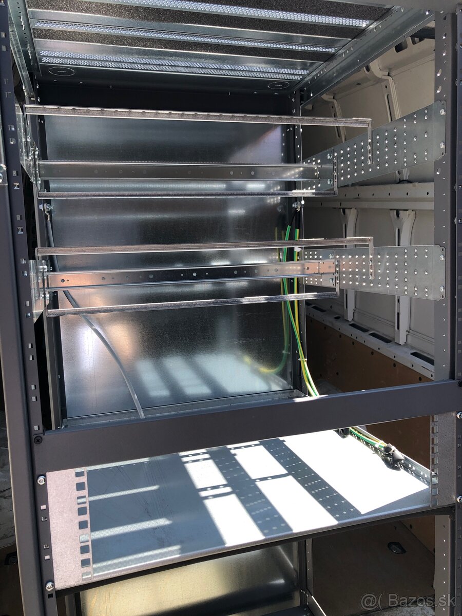 Rack elektrický rozvádzač 205x60x60cm - 10