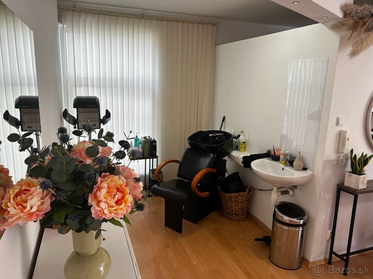 Na predaj: dve polyfunkčné budovy v centre LM - 10