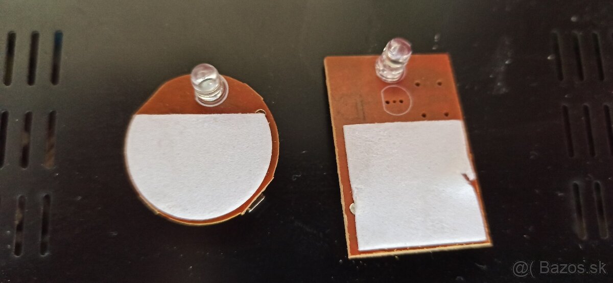 Blikajuce LED diody nalepovacie + baterka 3V CR2025 - 10