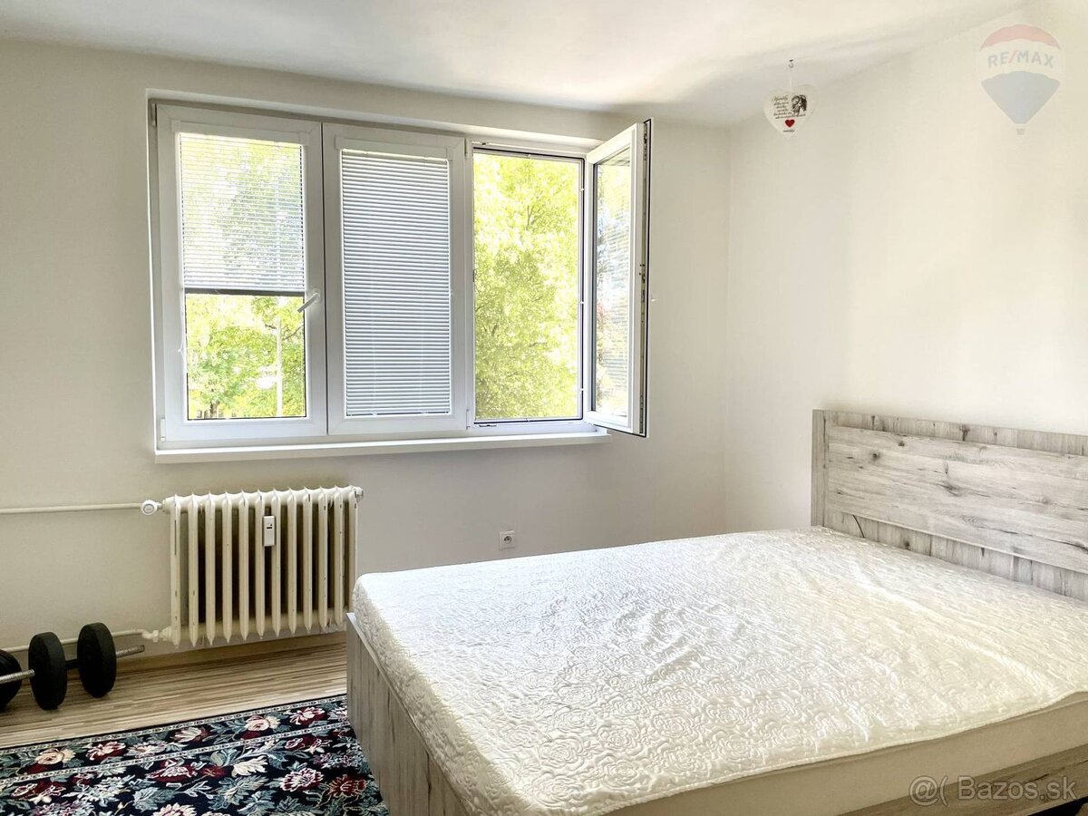 Na predaj:3-izbový byt po rekonštrukcii v širšom centre Brez - 10