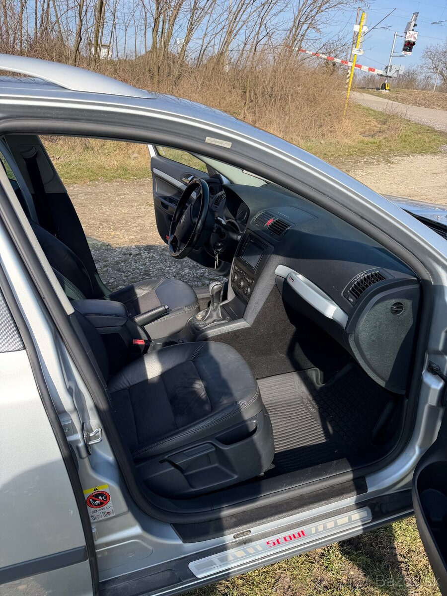 Škoda Octavia Scout - 10