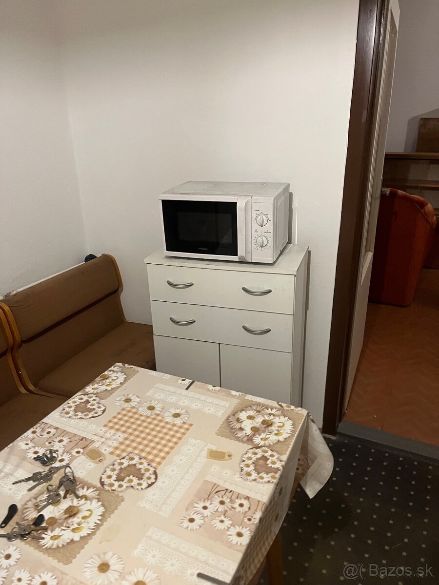 Retro starožitnosti nábytok - 10