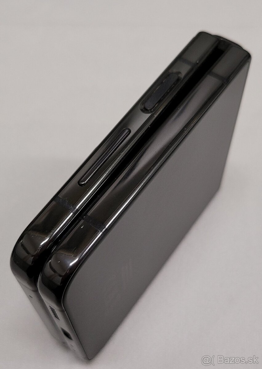 Samsung Galaxy Z Flip 4 Čierny - 10