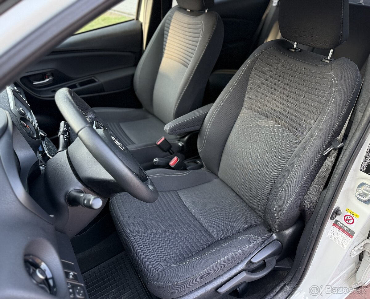 TOYOTA YARIS 1.5 vvti benzín SELECTION - 10