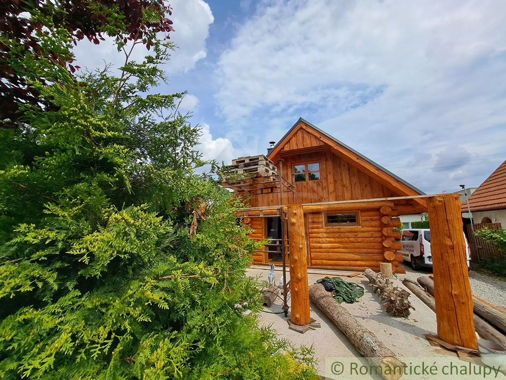 Zrubový domček v tichej časti obce Lehota vhodný na rekreá - 10