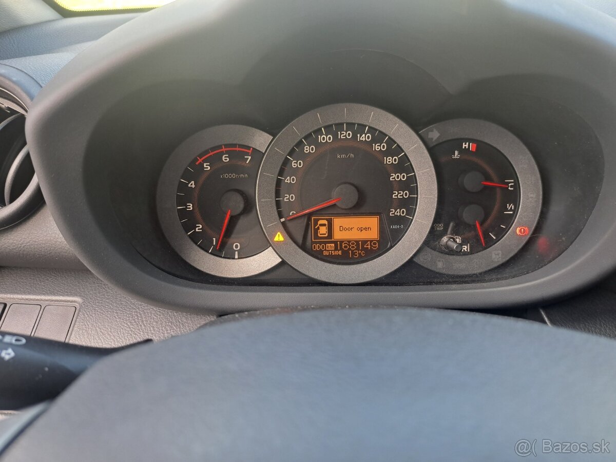 Toyota RAV4 2.2 D-4D 110 kw 4x4 M6 - 10