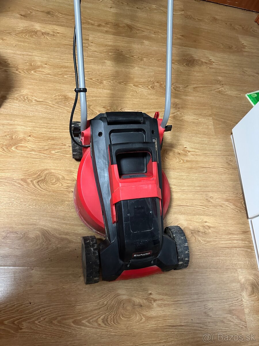 kosacky 2 ks , pila 1 ks, baterie vsetky ks - 10