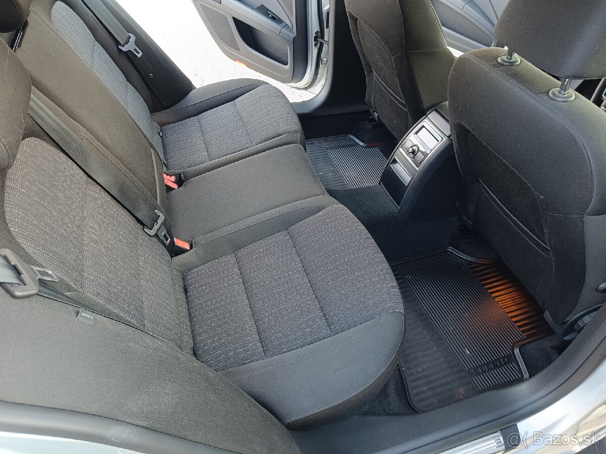 Škoda Superb 2,0 tdi combi, 170 PS, 4X4, DSG, r.v.2013 - 10