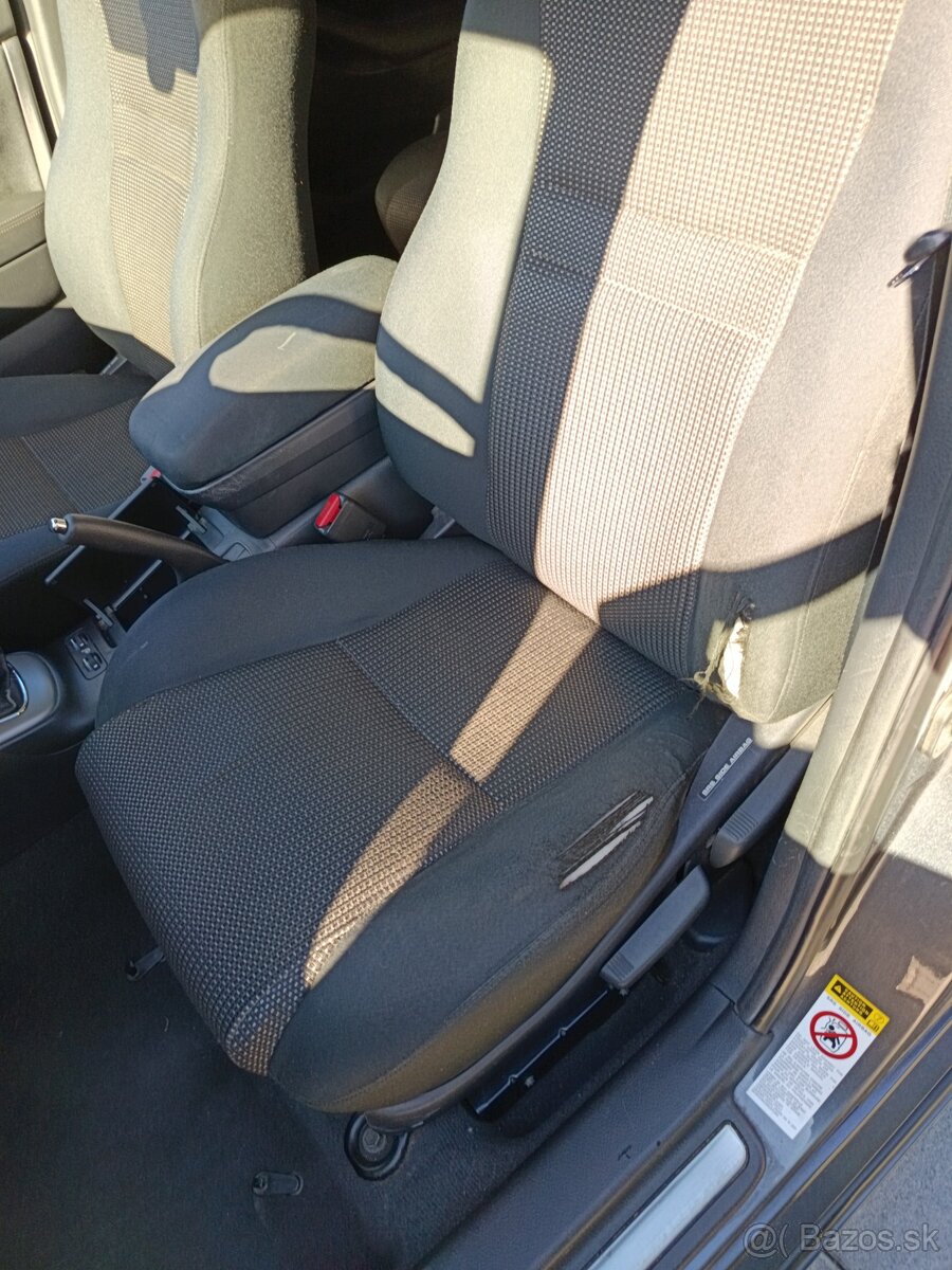 Predam Toyotu Avensis 2.2 D4D-cat - 10