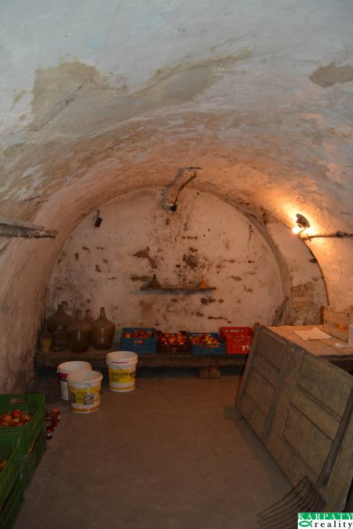 Chalúpka pod orechmi s vínnou pivnicou - 10