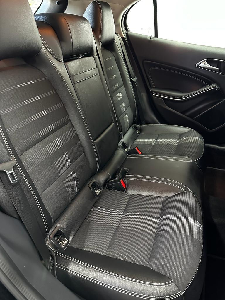 Mercedes-Benz GLA 200D 4MATIC FACELIFT - 10