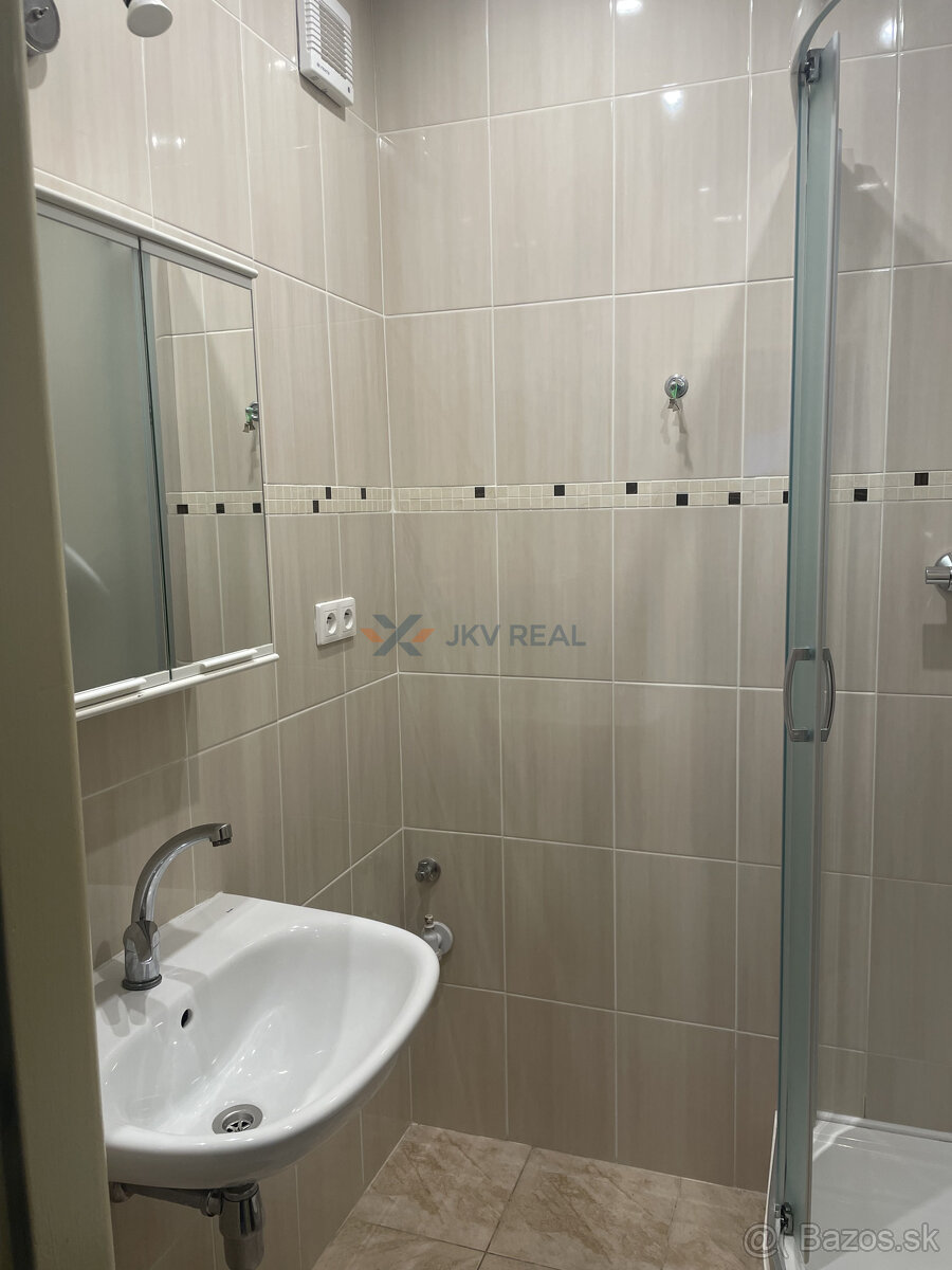 3 izbový byt skoro v srdci Levíc - 10