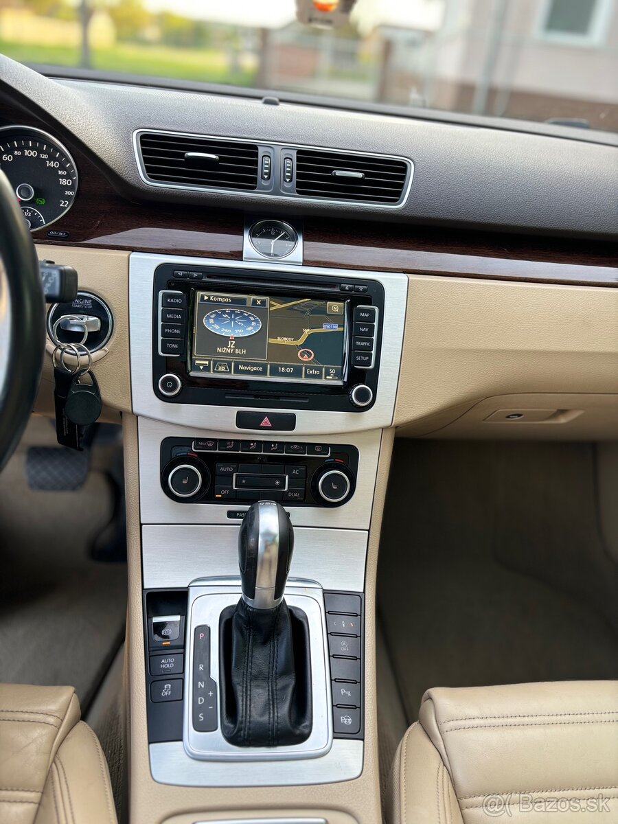 Volkswagen Passat B7 Highline 2.0TDI DSG - 10