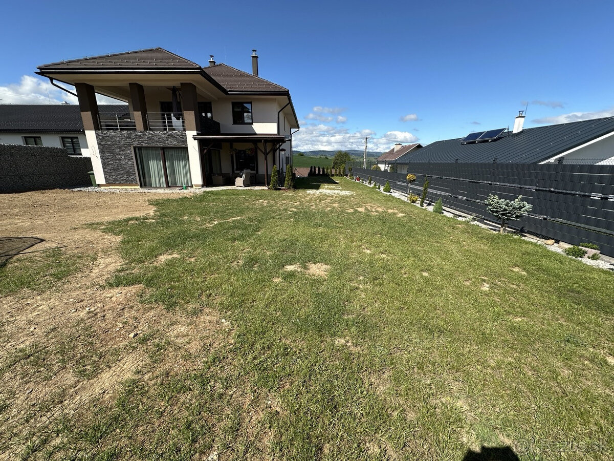 Skolaudovaná novostavba, nová terasa, nový plot nová skalka - 10