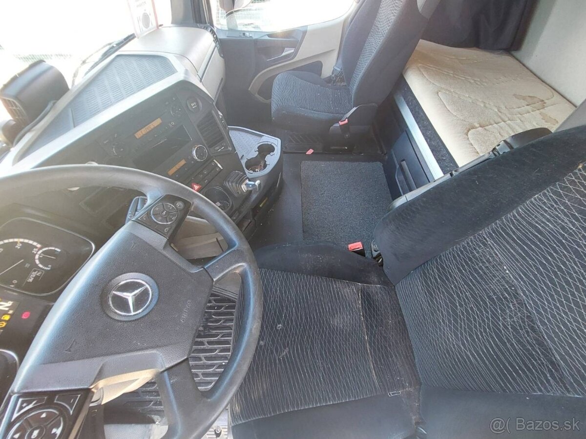 Mercedes Actros - 10