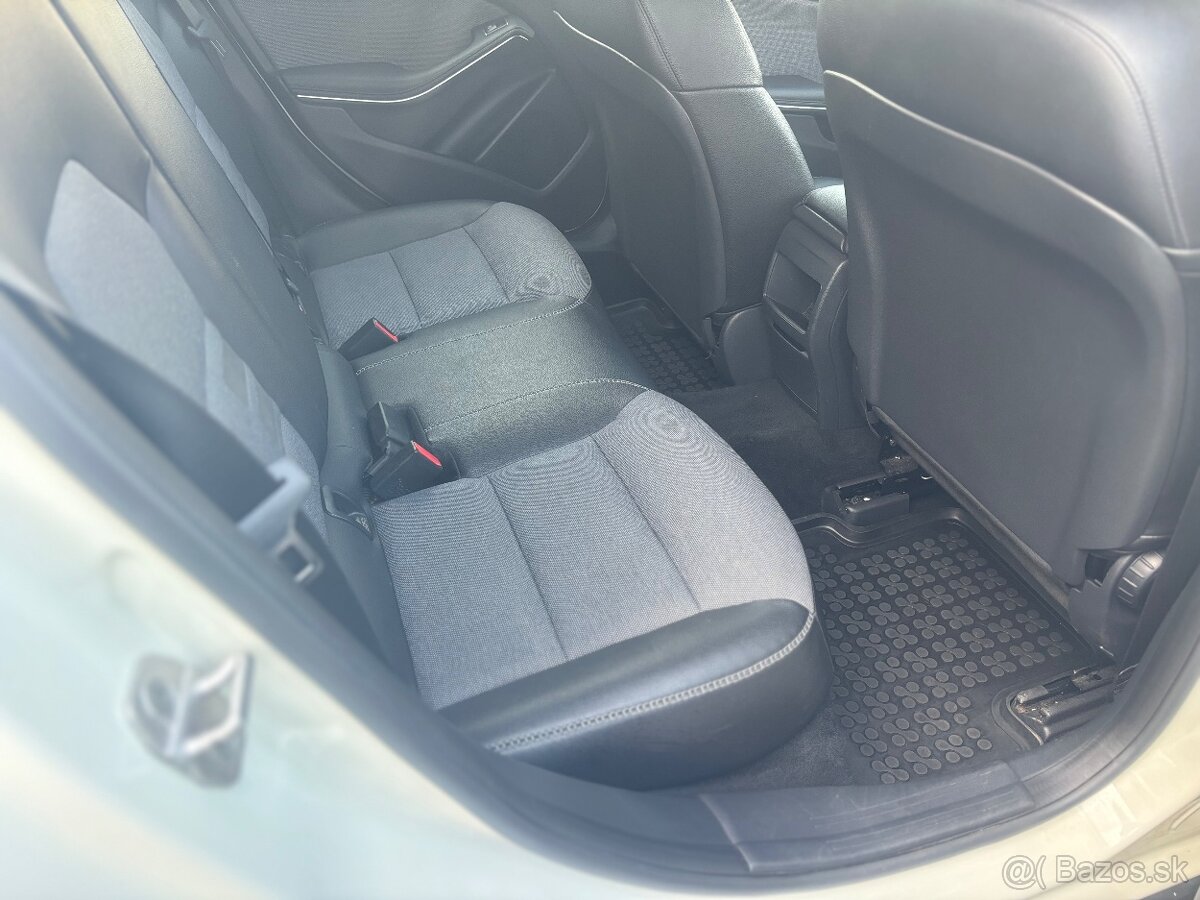 Mercedes Benz GLA 200d - 10