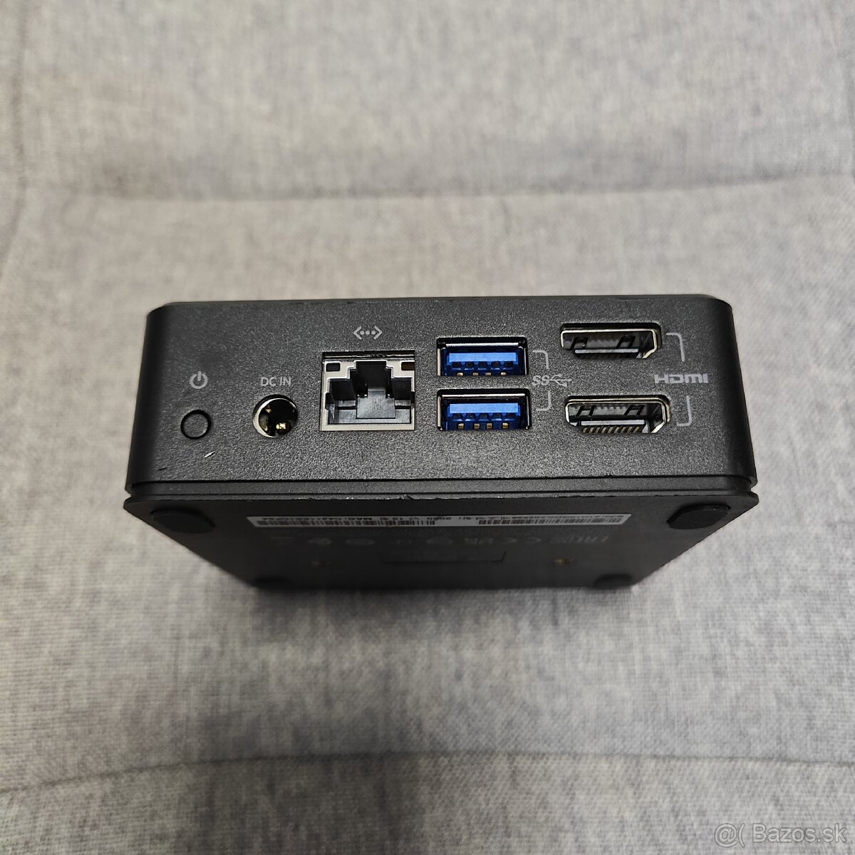 Rôzne USB-C huby, prezentačné zariadenia a príslušenstvo - 10