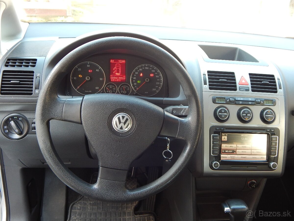 VW TOURAN 1,9 TDI, 77 kW, DSG 7 - 10
