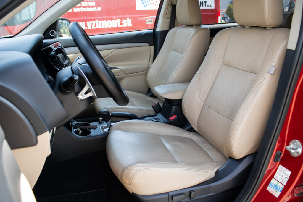 Predám MITSUBISHI OUTLANDER - 10