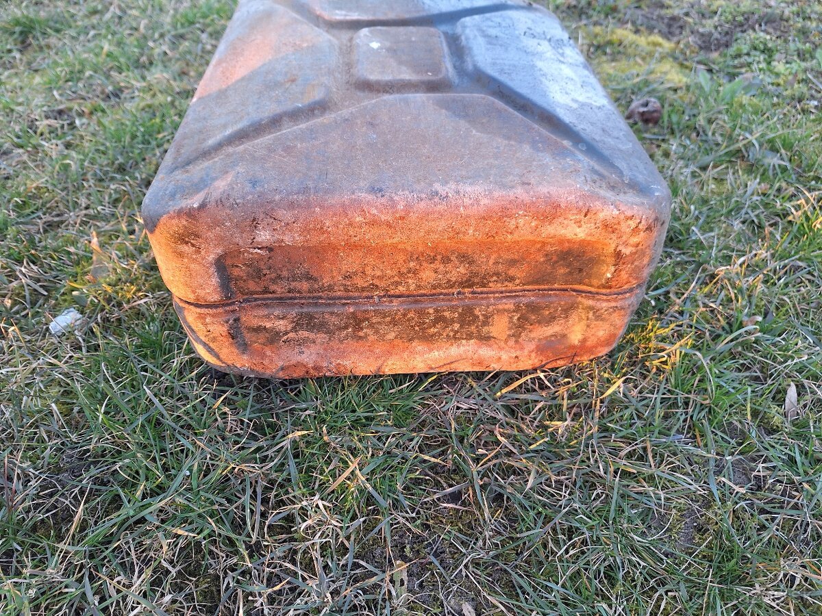 Kanister waffen SS - 10