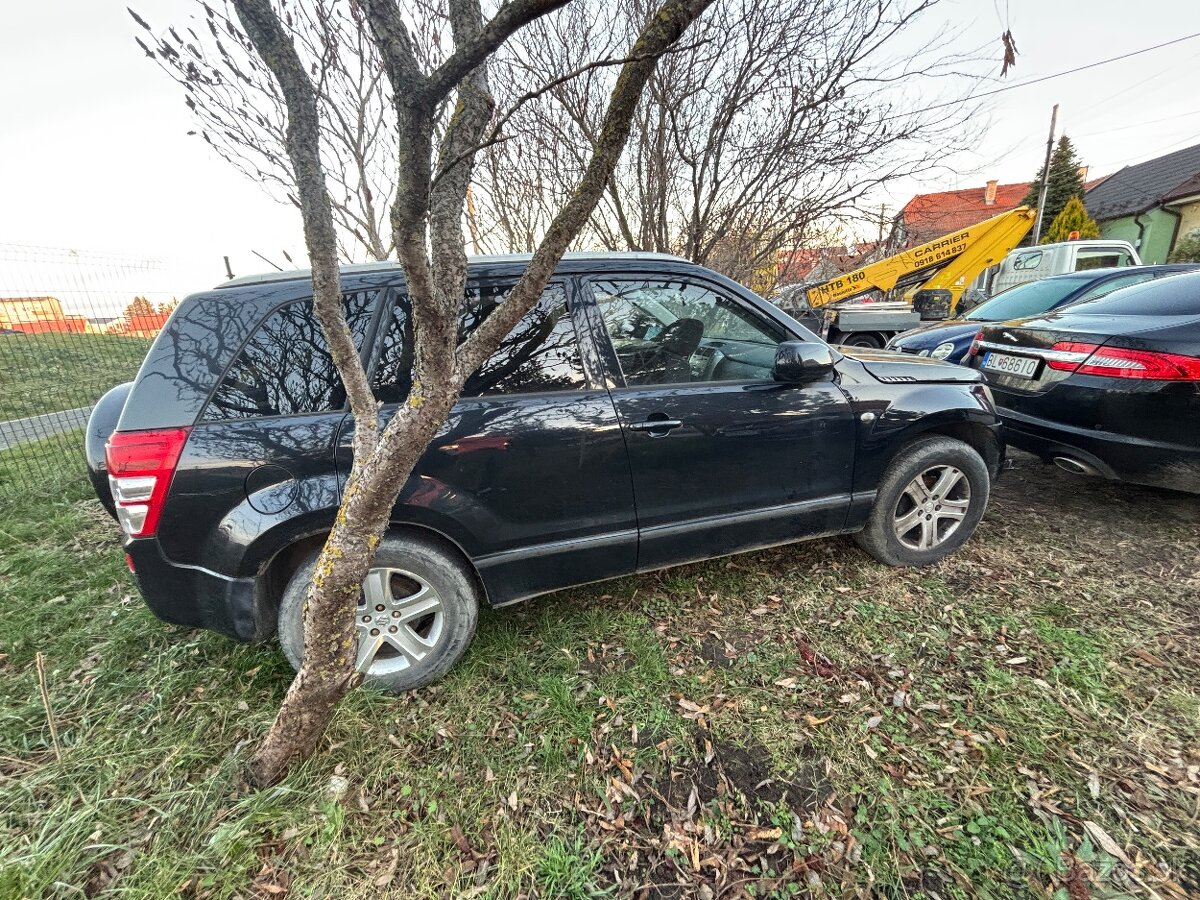 Suzuki Grand Vitara 2006 – 1.9 DDiS 95 kW 4x4 – na diely - 10