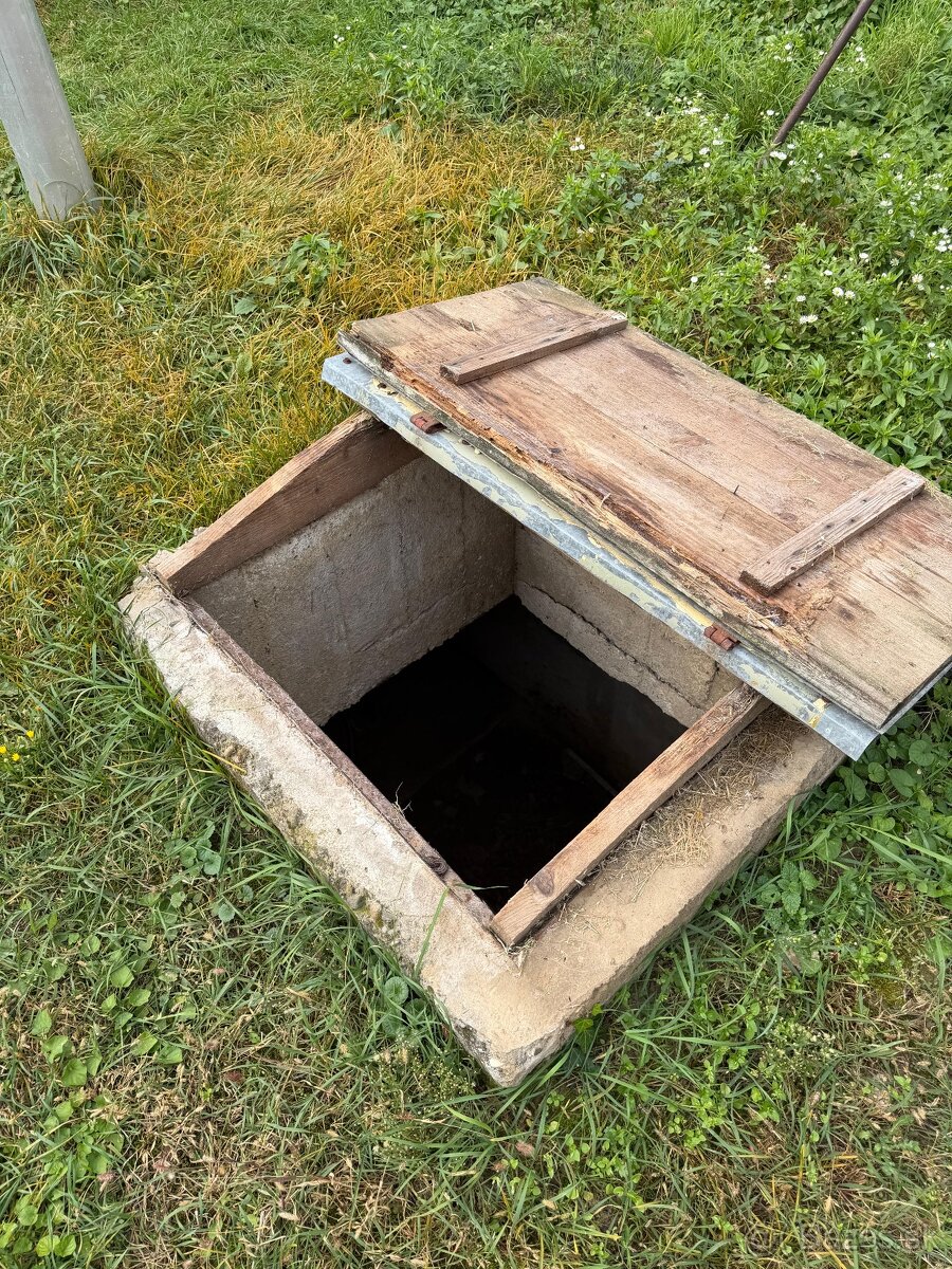 Na predaj rodinný dom s veľkým pozemkom, Pata - 10