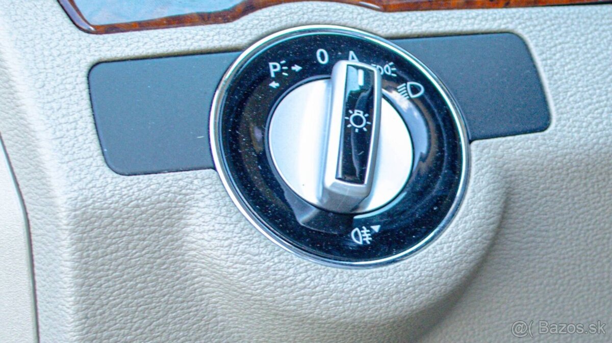 Mercedes-Benz E trieda Kupé 350 CGI Blue - 10