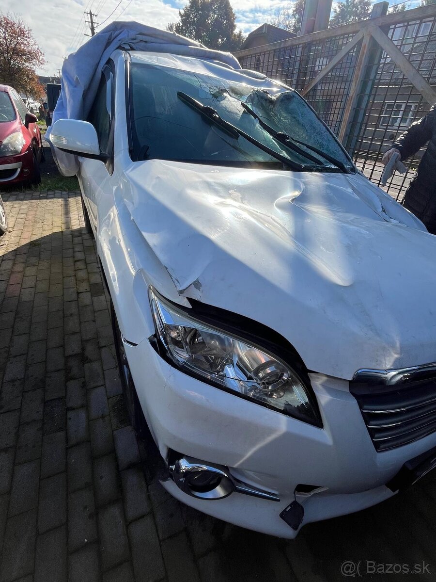 Predám Toyota RAV4 - 10