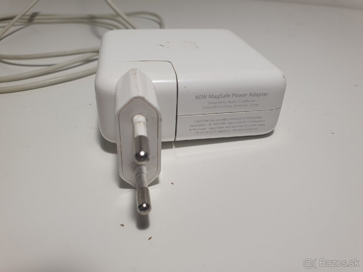 Macbook white polycarbonate plastic unibody 2009 - 10