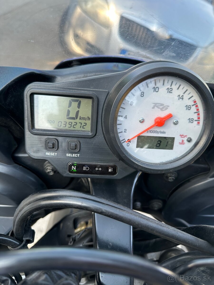 Yamaha R6 2001 - 10