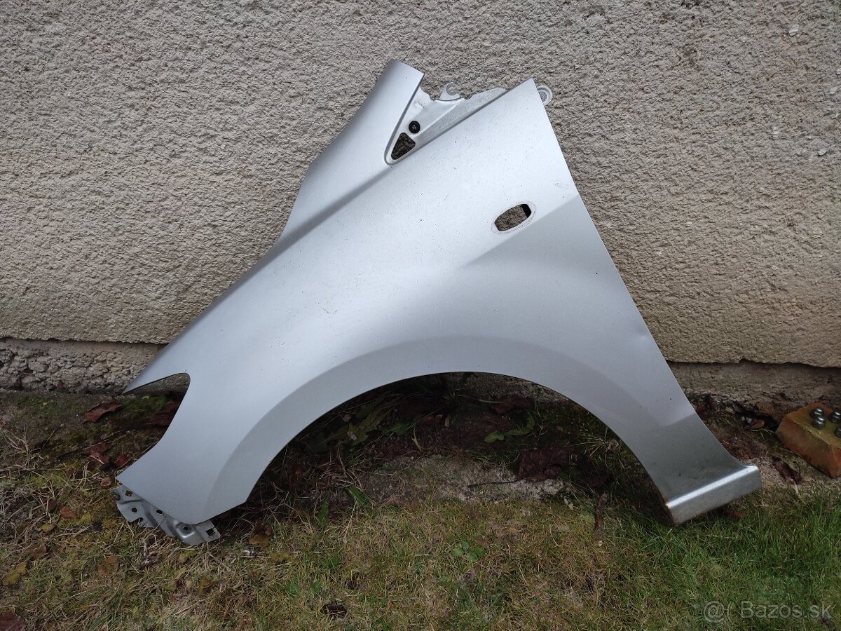 Mazda 5 (CR19, 2005-2010) Predné blatníky - 10