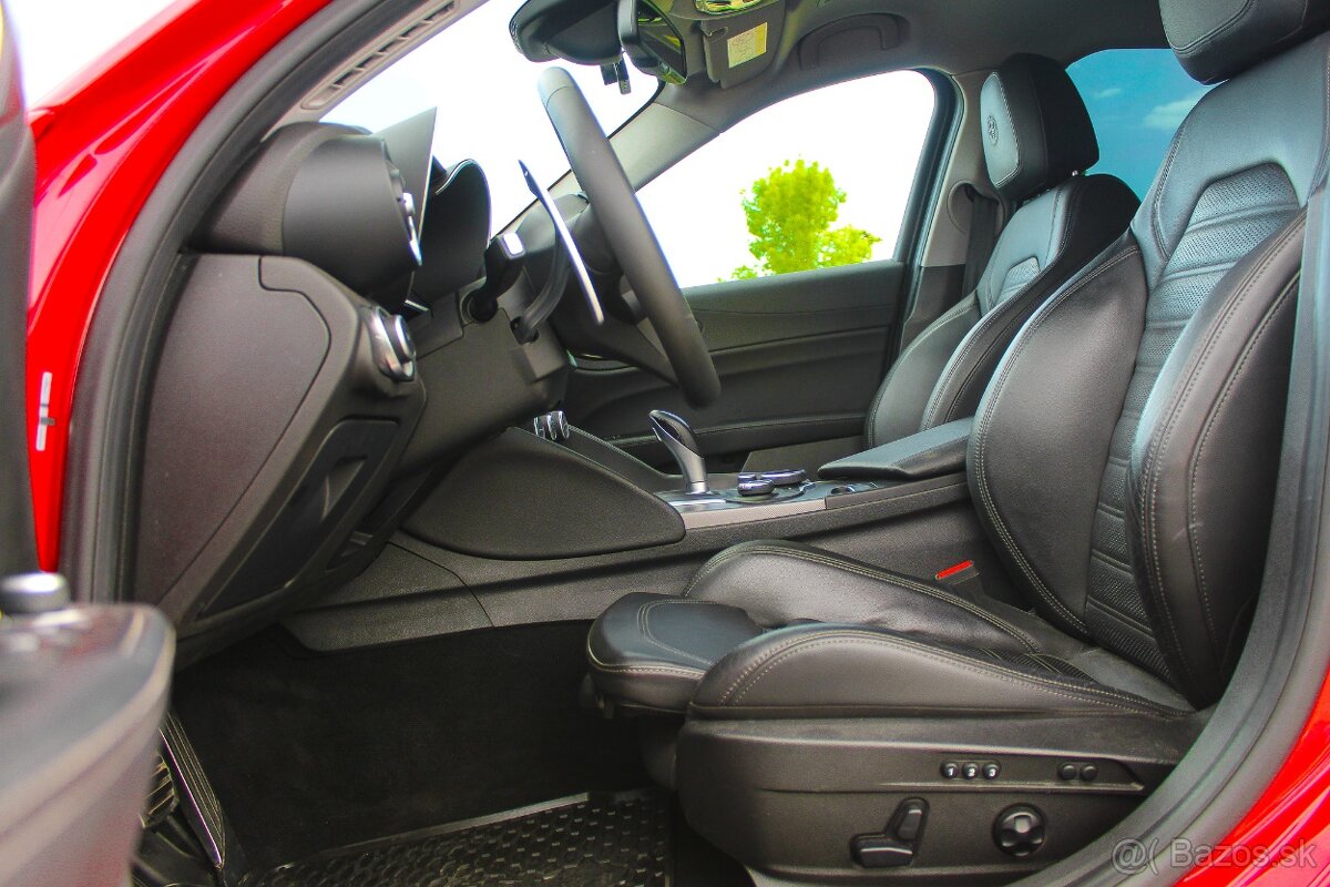 "Predané" Alfa Romeo Giulia 2.2 JTDM Veloce AT AWD - 10