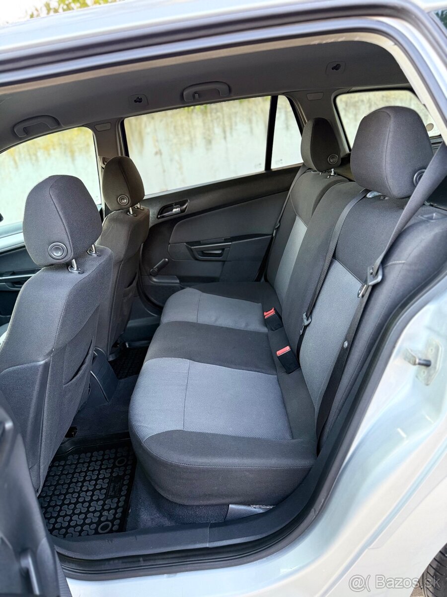 Opel Astra Combi - 10