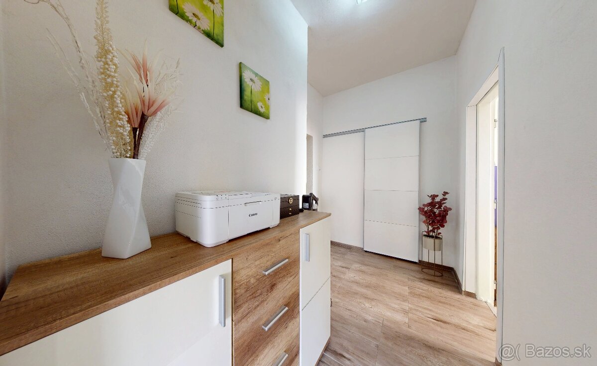 Zrekonštruovaný 4 izbový RD - 20 min od mesta ZVOLEN - 10