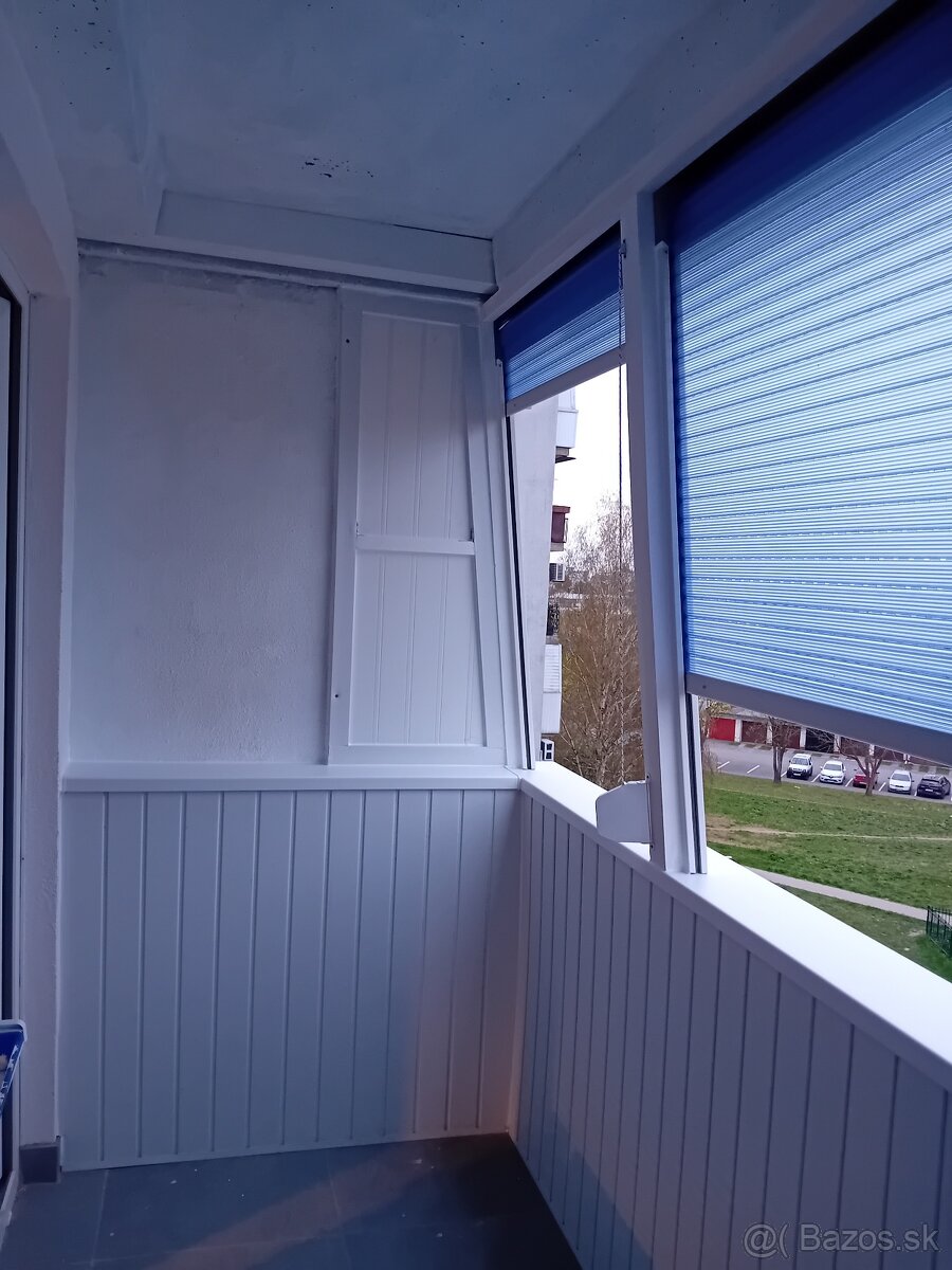 ZASKLENIE BALKÓNA,ČI TERASY LACNEJŠIE? ROLETY, ŽALÚZIE? - 10