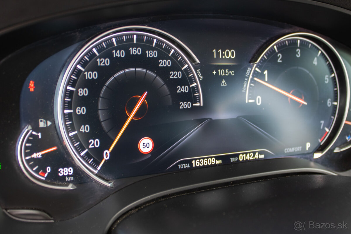 Bmw 5 Touring 530i 4x4 xDrive Sport benzín automat - 10