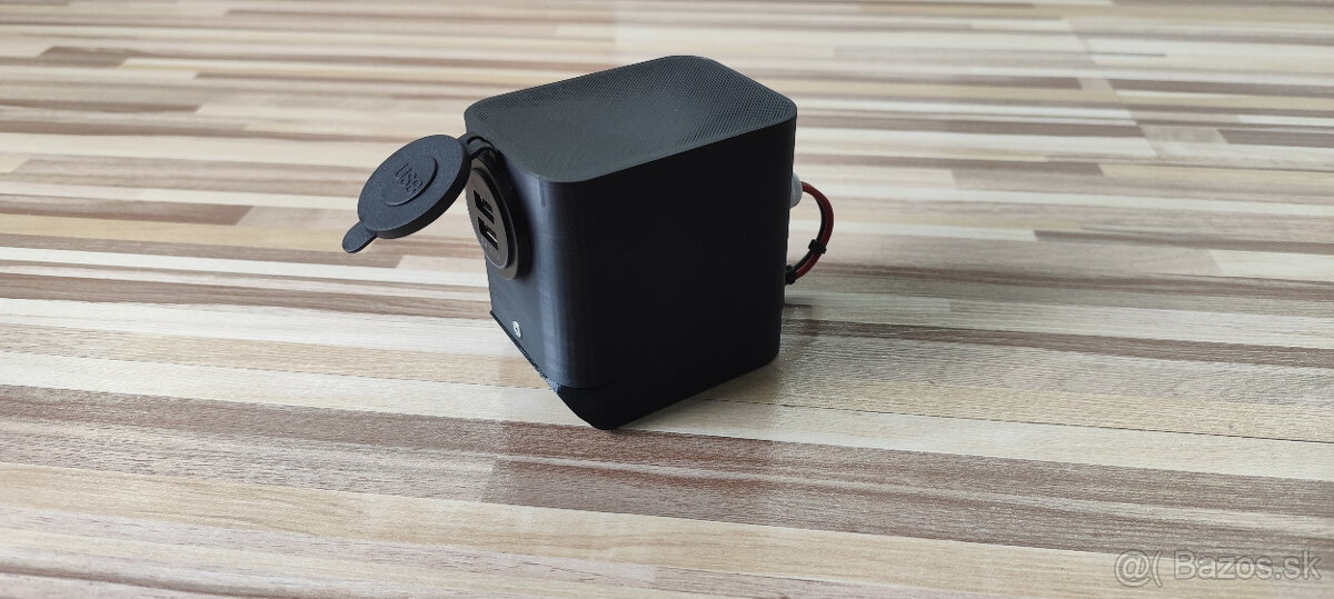 USB nabíjací adapter na batériu Dewalt 18V - 10