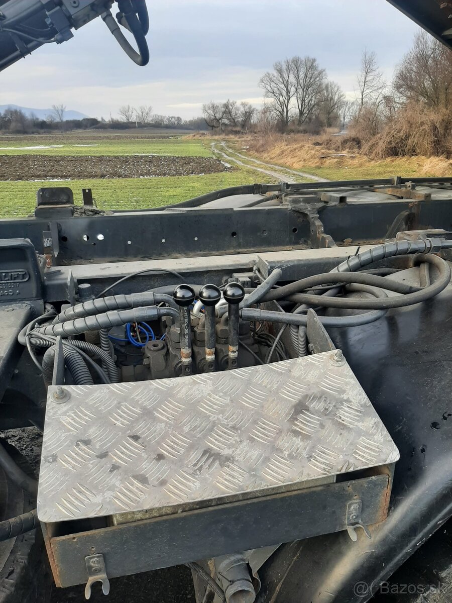 Hákový nosič kontajnerov Renault Kerax 420 - 10