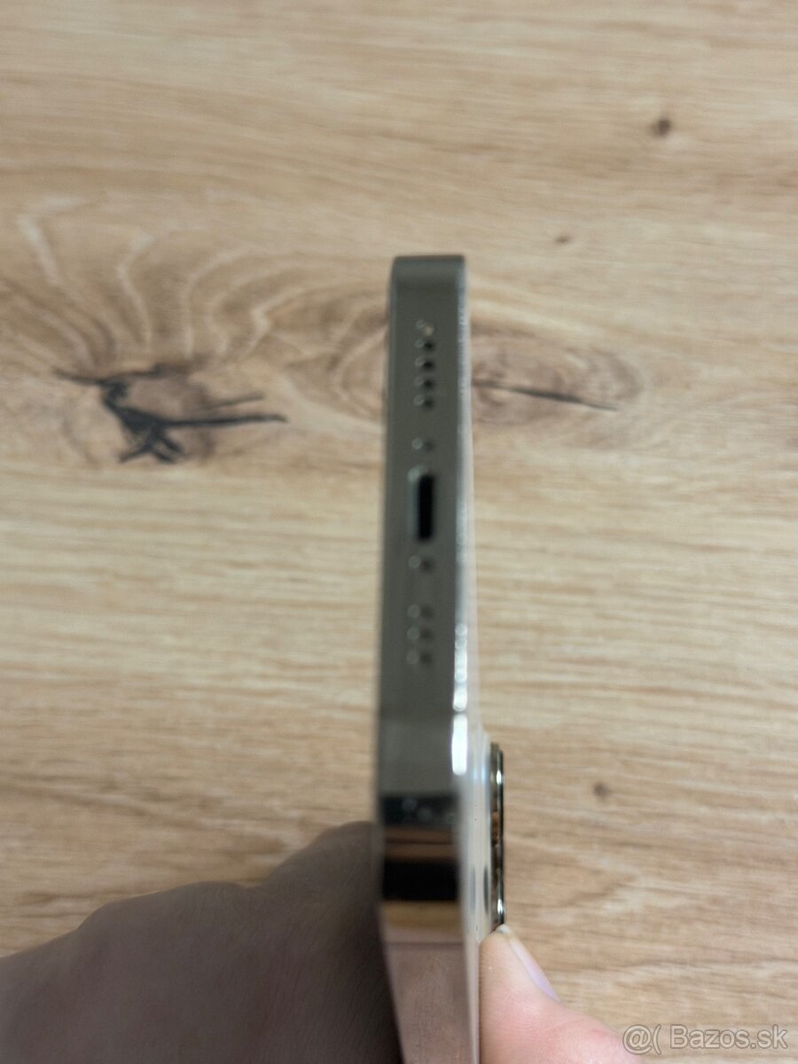 Predám Apple IPhone 13 PRO 256GB Gold Bežné Známky - 10