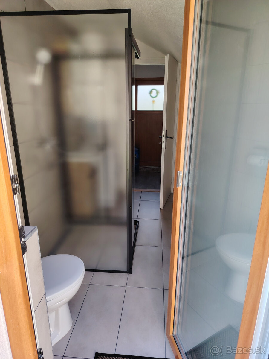 Dlhodobý prenájom rodinného domu v tichej a príjemnej lokali - 10