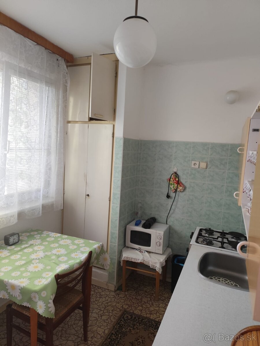 Predám v centre Topolčian 3 izbový byt - Výrazná zľava - 10