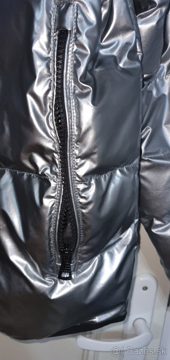 Armani bunda strieborna leskka veľkosť L - 10