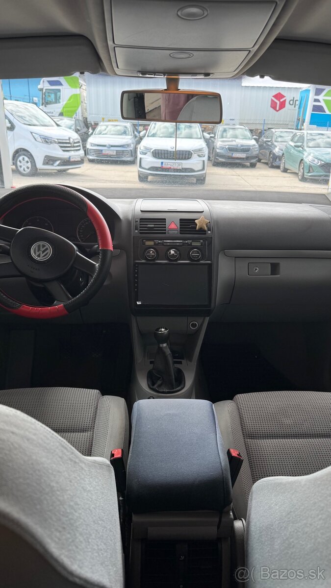 Volkswagen touran - 10