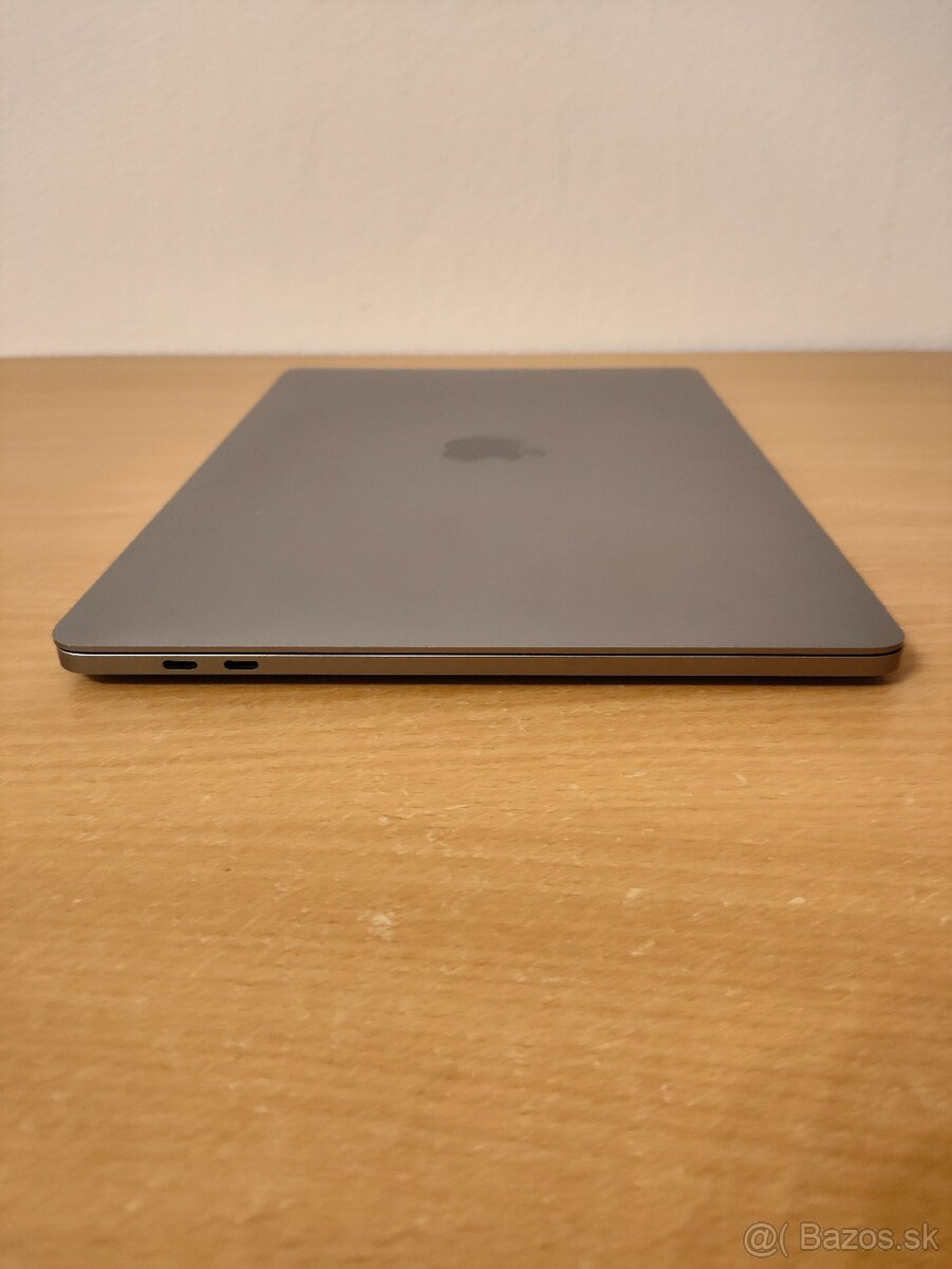 MacBook Pro 13.3 2020 | i5 • 8GB • 256GB SSD - 10