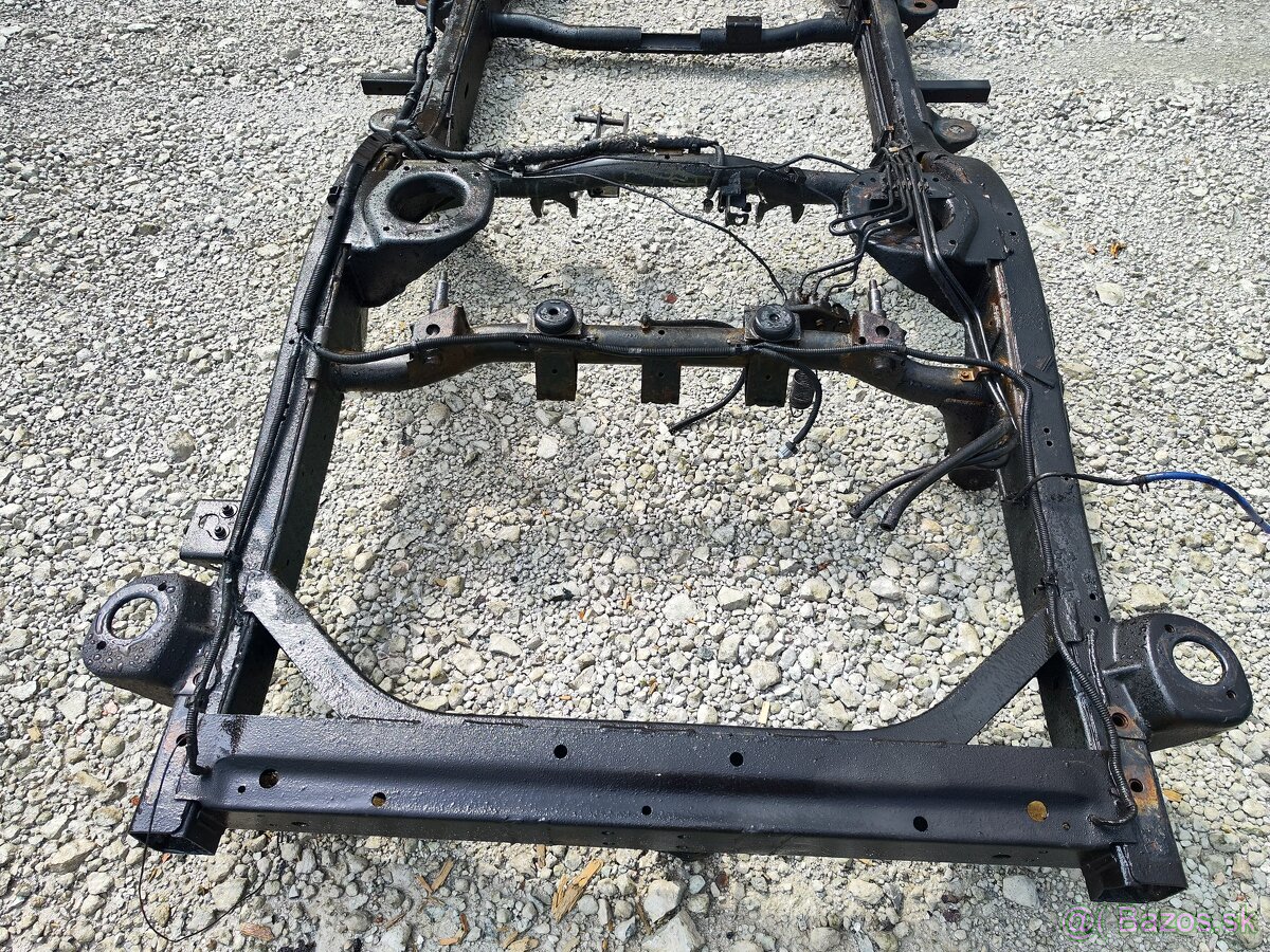 Nosný rám Nissan patrol y61 wagon - 10