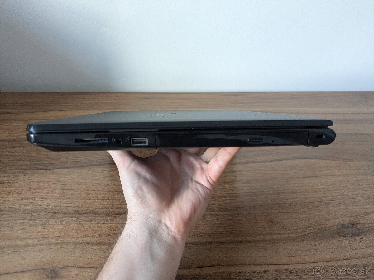 Dell Inspiron 15 (Core i3/8 Gb Ram/256 SSD/Radeon M330 2Gb) - 10